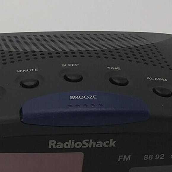 Vintage 2000 Radio Shack AM/FM Compact Alarm Clock Radio 12-1630 Tested - Works - Picture 6 of 13